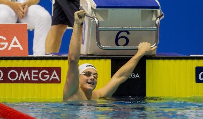 Morozov roza el récord del mundo de los 100 m libre en piscina corta