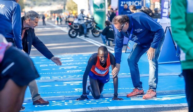 (VÍDEO) Dramático final en el Maratón de Málaga