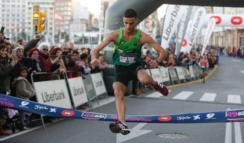El atleta que intentó ganar dos San Silvestres en una hora y cuarto