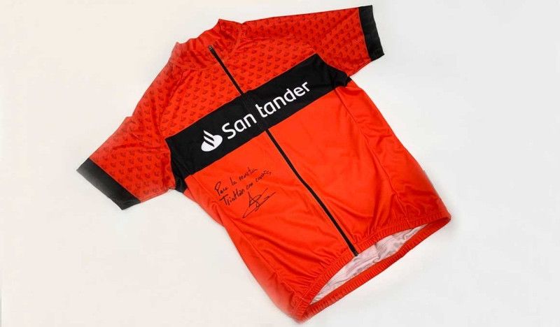 Consigue un maillot firmado por Javier Gómez Noya