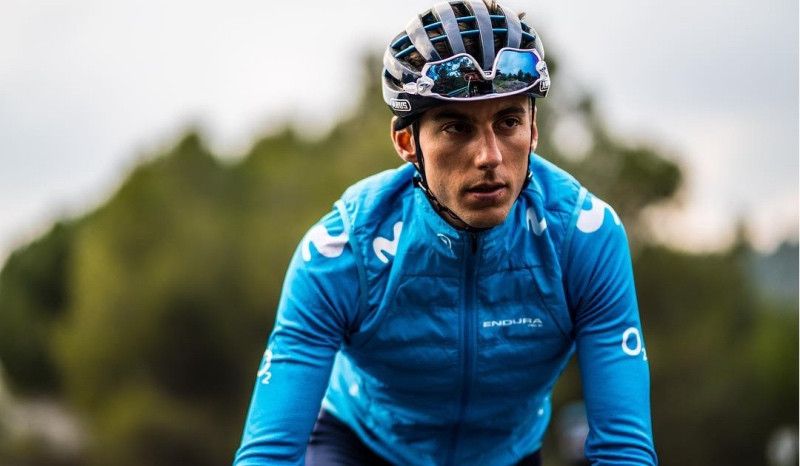 ¿Cuántos km y horas entrena un ciclista profesional en un bloque "duro"?