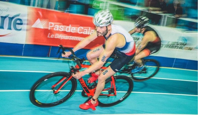 (VÍDEO) Así fue la primera Copa de Europa de Triatlón Indoor de la historia