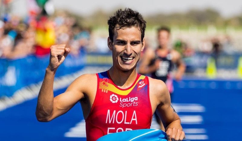 El joven Yee obliga a Mola a correr en 14 minutos para ganar en Abu Dhabi