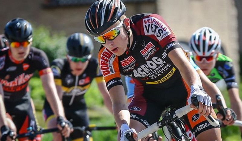 Muere un ciclista de 19 años en plena carrera por un error de la organización
