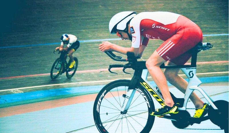 Alistair Brownlee y Sebastian Kienle trabajan juntos su posición aero