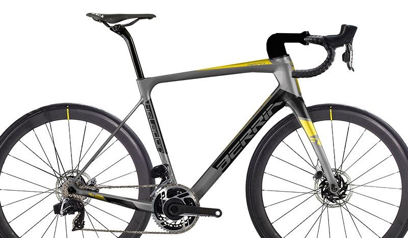 Berria lanza su nueva gama SRAM RED eTAP AXS