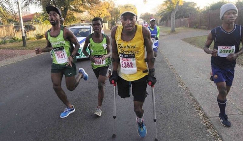 (VÍDEO) Xolani Luvuno no tiene límites y se enfrenta al Ironman de Sudáfrica