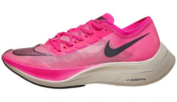 'Tocando la fibra': la locura por las zapatillas de carbono llega al triatlón. 'Tocando la fibra': la locura por las zapatillas de carbono llega al triatlón.