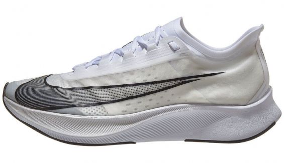'Tocando la fibra': la locura por las zapatillas de carbono llega al triatlón. 'Tocando la fibra': la locura por las zapatillas de carbono llega al triatlón.
