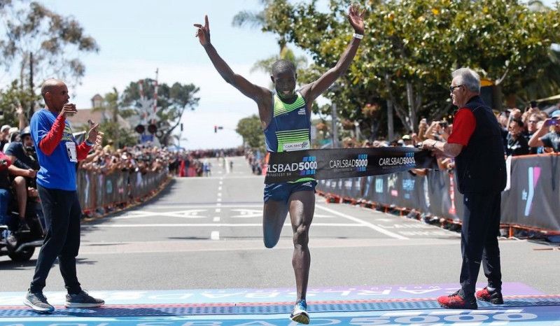 Edward Cheserek iguala el récord del mundo de 5k de Julien Wanders