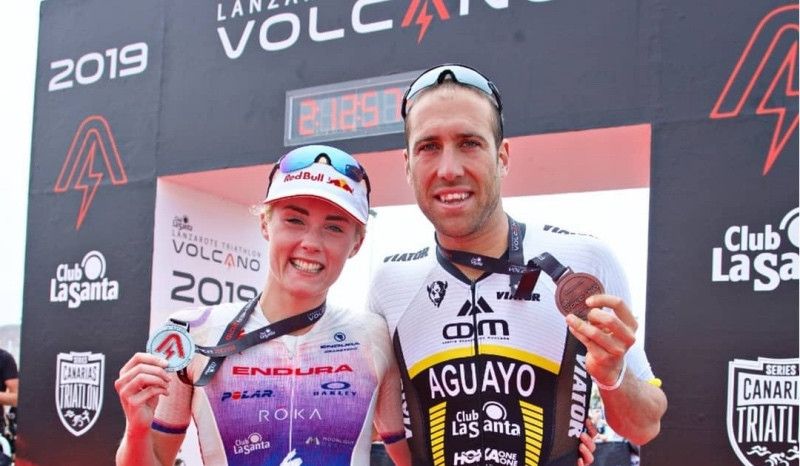 Emilio Aguayo y Lucy Charles, ganadores del Volcano Triathlon