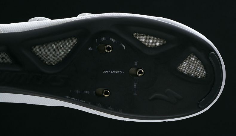Specialized lanza las S-Works 7 Vent: "Ventilación excepcional para la evacuación del sudor". Specialized lanza las S-Works 7 Vent: "Ventilación excepcional para la evacuación del sudor".