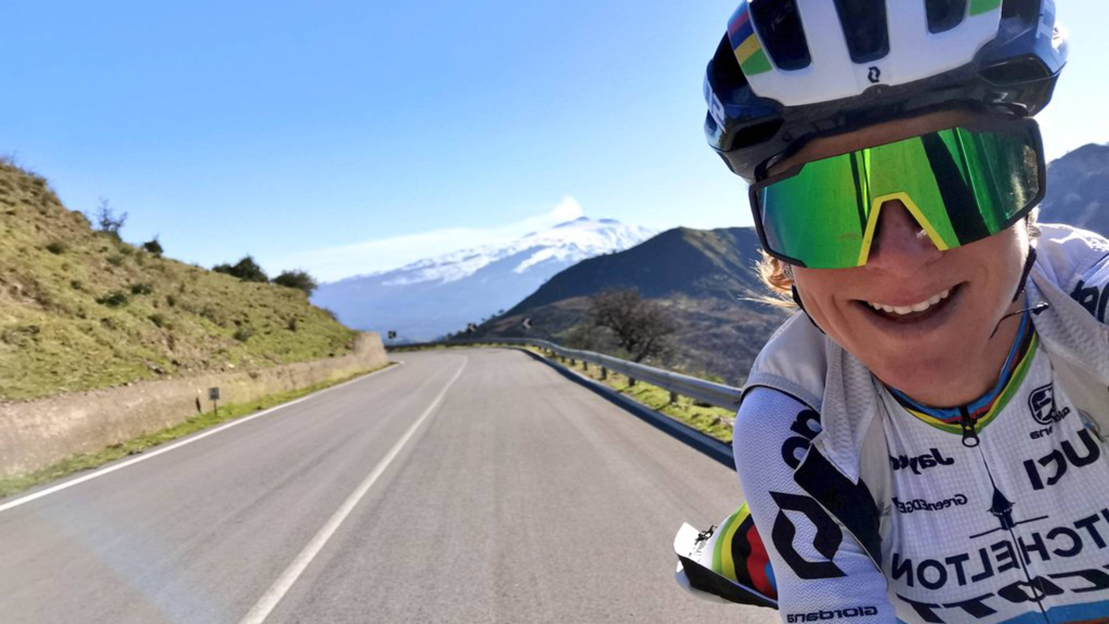 La tirada larga de la campeona del mundo de ciclismo: ¡¡400 km... a más de 35 km/h de media!!