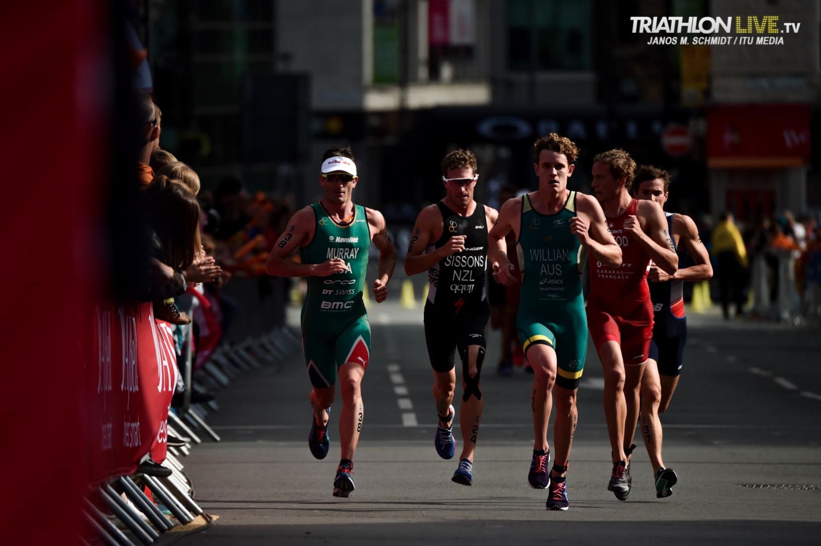 (GALERÍA) Las mejores imágenes de la prueba de Leeds de las WTS 2019