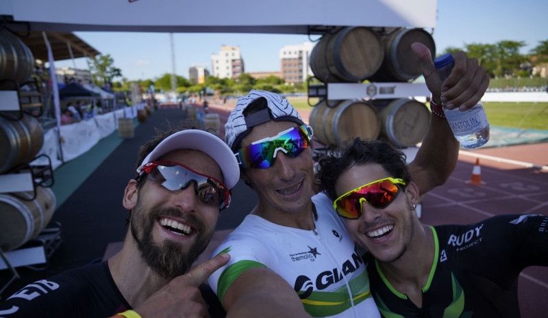 Gustavo Rodríguez y Cristina Roselló se imponen en el Triatlón de La Rioja