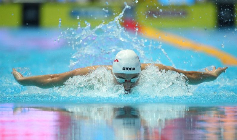 El húngaro Milak bate el récord mundial de Phelps de 200 mariposa