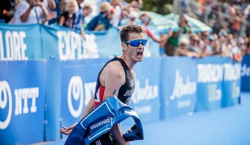 Jonny Brownlee gana en Edmonton por delante de Mola; Noya sufre una caída