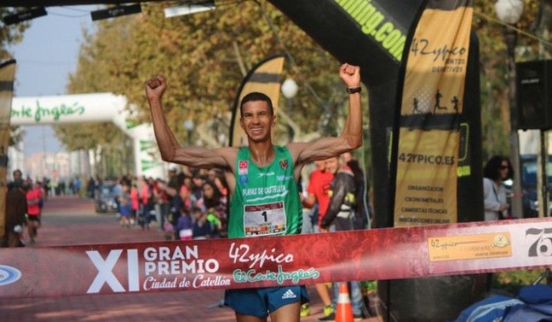 El Playas de Castellón expulsa al atleta Jaouad Tougane, implicado en dos robos