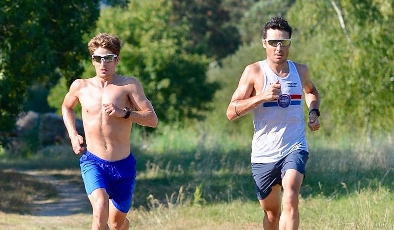 Javier Gómez Noya y Pablo Dapena, 'un día en las carreras'