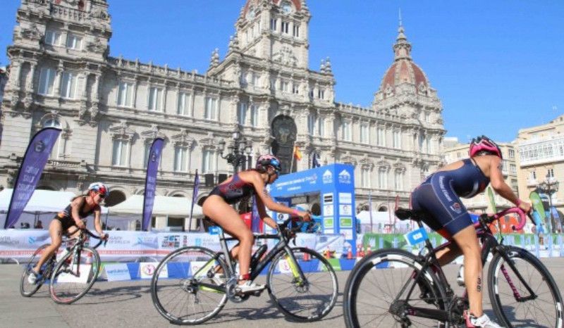 Denunciados dos hombres por "acosar" y "mofarse" de una triatleta en el CTO de España 
