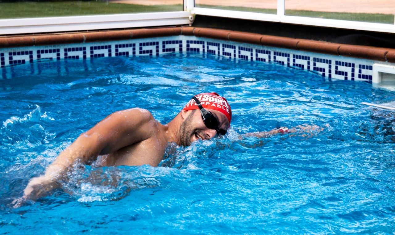 El más difícil todavía: nadar 30 horas seguidas en una piscina contracorriente.