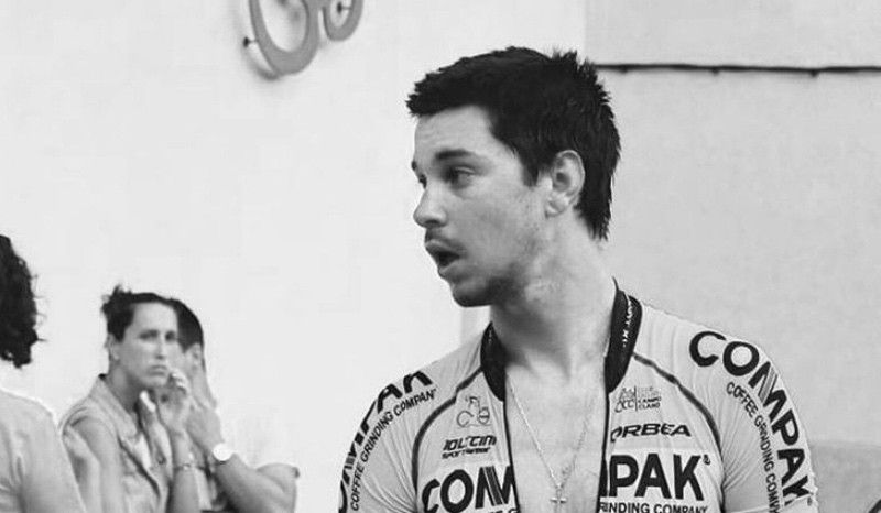 Fallece un ciclista de 23 años tras 'hacer el afilador' y ser posteriormente atropellado