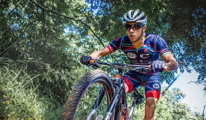 Rubén Ruzafa, bronce en el Mundial XTERRA tras sufrir tres caídas en el segmento de bici