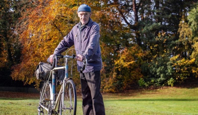 A punto de llegar al millón de millas en bici ¡¡con 82 años!!