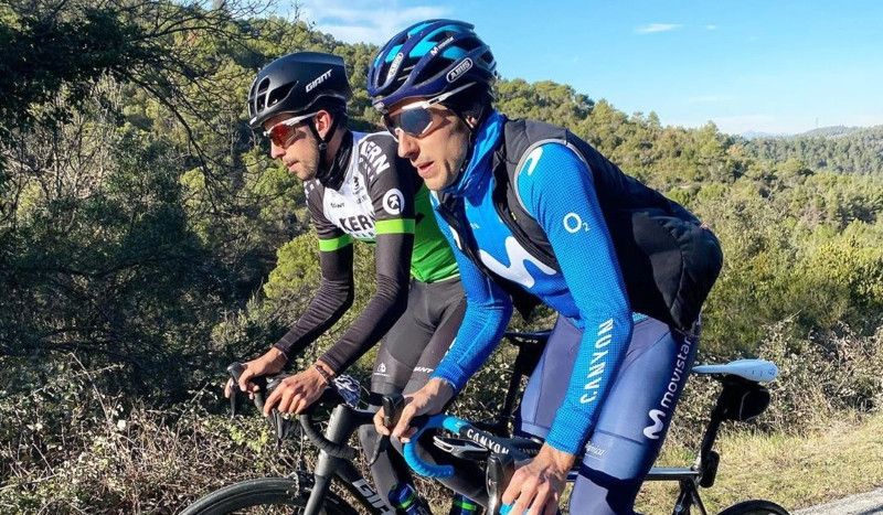 ¿Cuántos kilómetros hace un ciclista profesional a diario a estas alturas de año?