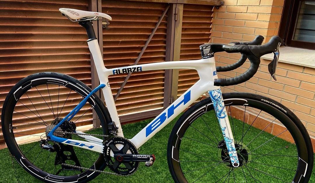 La nueva 'máquina' de Fernando Alarza: "He tenido bicis especiales pero ninguna como esta"