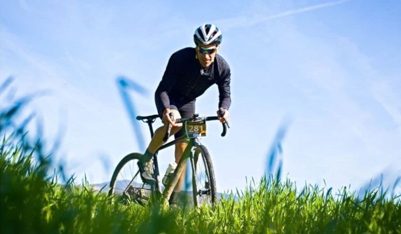 Eneko Llanos se pasa al gravel': "Buen calentón y dolor de piernas que me llevo de recuerdo"