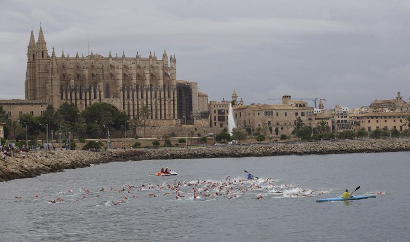 Škoda Triathlon Series llega a Palma de Mallorca con cerca de 800 participantes
