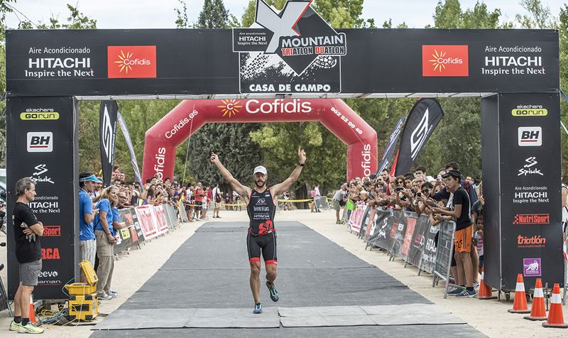 Cerca de 1.000 triatletas en el Hitachi X Mountain de la Casa de Campo