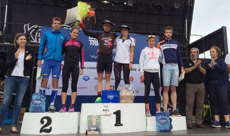 Jon Unanue e Ibone Sánchez, campeones de Euskadi de Triatlón Sprint
