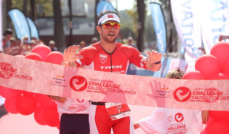 Joe Gambles y Marina Damlaimcourt vencen en el estreno de PortAventura Challenge Salou