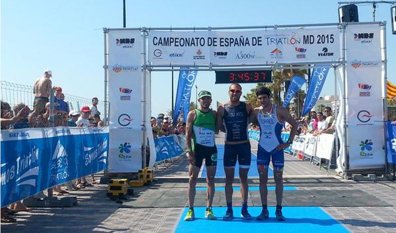Emilio Aguayo y Sara Loehr, campeones de España de Media Distancia