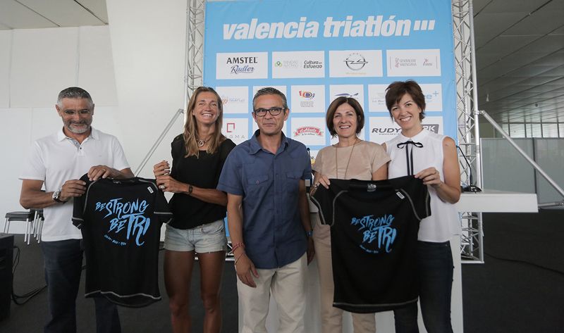 La Marina Real acoge este fin de semana la 6ª edición de Valencia Triatlón