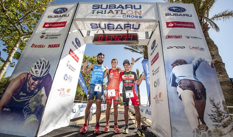 Rubén Ruzafa impone su poderío en la primera prueba del Subaru Triatlón Cross