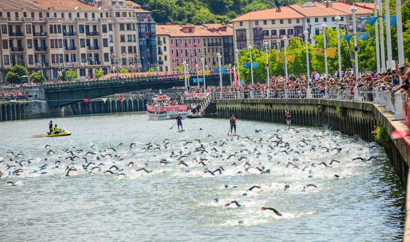 Un millar de triatletas se darán cita este sábado en el VI Bilbao Triathlon