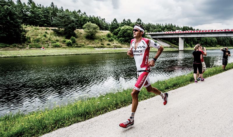 Jan Frodeno pulveriza el record Ironman (7:35:39)