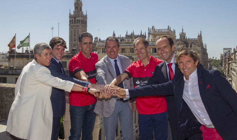 Mireia Belmonte, Miguel Induráin y Abel Antón, un equipo de campeones en el Santander Triathlon Series de Sevilla