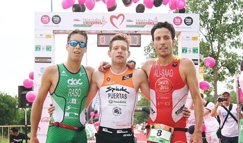 Puertas y Ruz se llevan el Triatlón de Sevilla