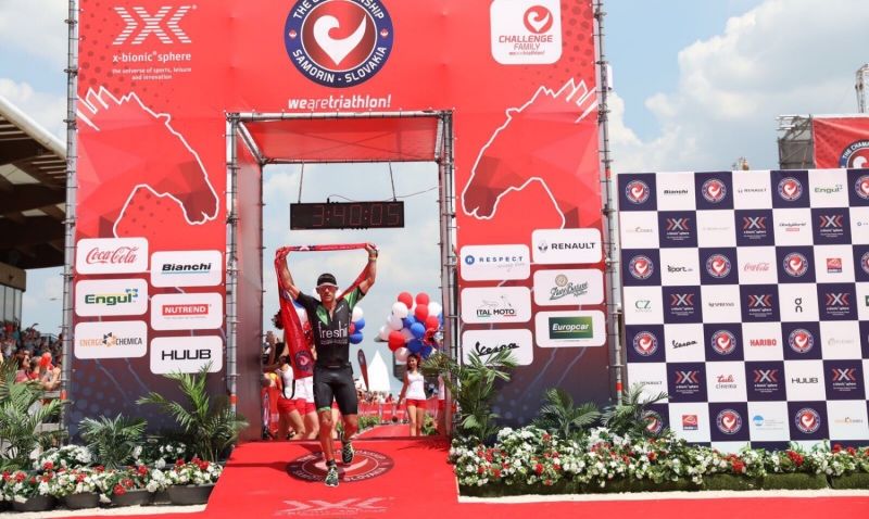 Sanders demuestra que "Alien" Brownlee es humano