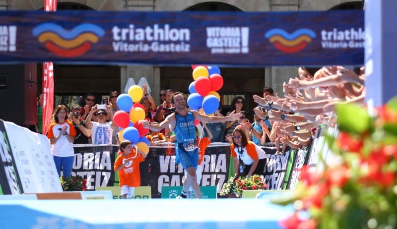 El equipo que hace posible el Triathlon Vitoria-Gasteiz