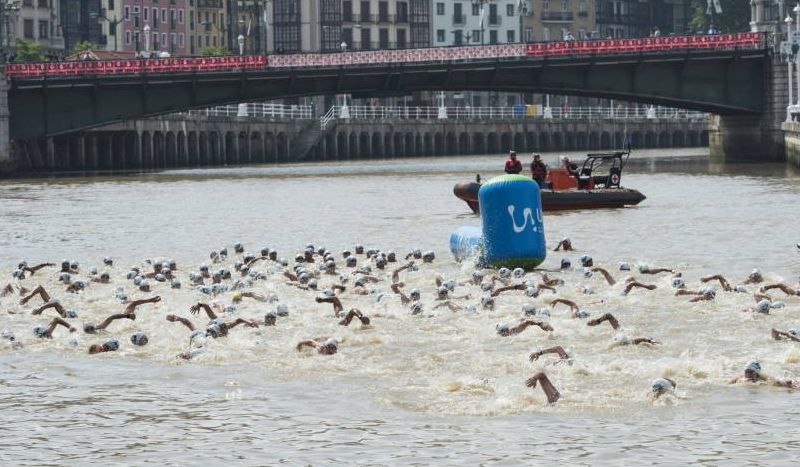 Suspendida la Travesía a Nado de Bilbao tras detectarse leptospirosis en 3 triatletas