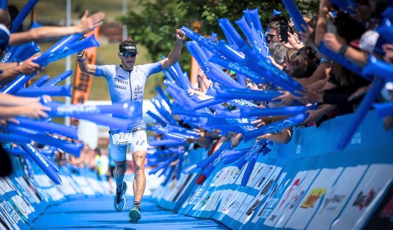 Vídeo-resumen del Triathlon Alpe d'Huez Larga Distancia