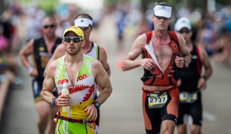 La alimentación en carrera también se entrena