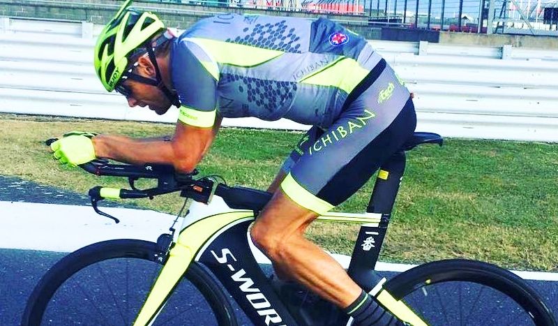 El entrenamiento de Jenson Button a tres semanas del Mundial 70.3