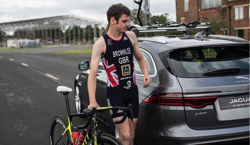 Los brownlee se retan... sobre cuatro ruedas
