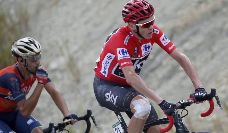 Froome: "L'Angliru es una subida brutal y mojada se complica más"